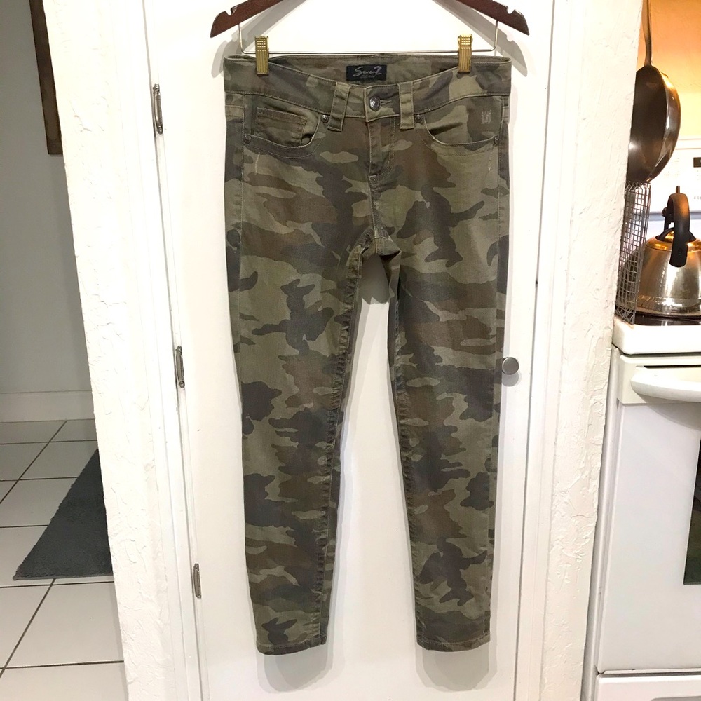 NWOT SEVEN7 CAMO STRETCH SKINNY JEANS SZ 4/27